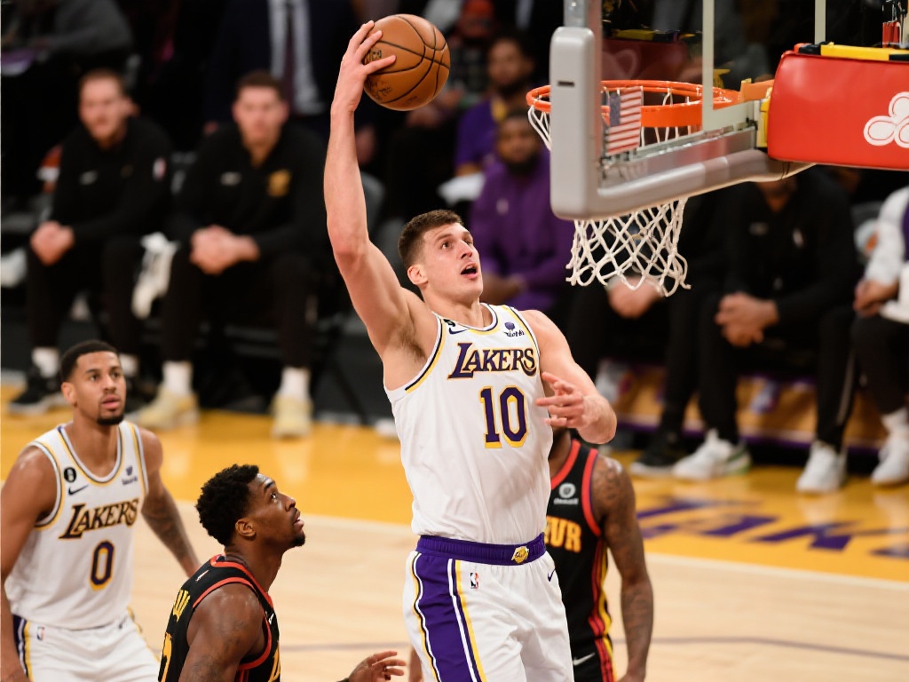 卢宁迎来上位良机！库尔图瓦因肌肉伤势将缺席皇马未来两战